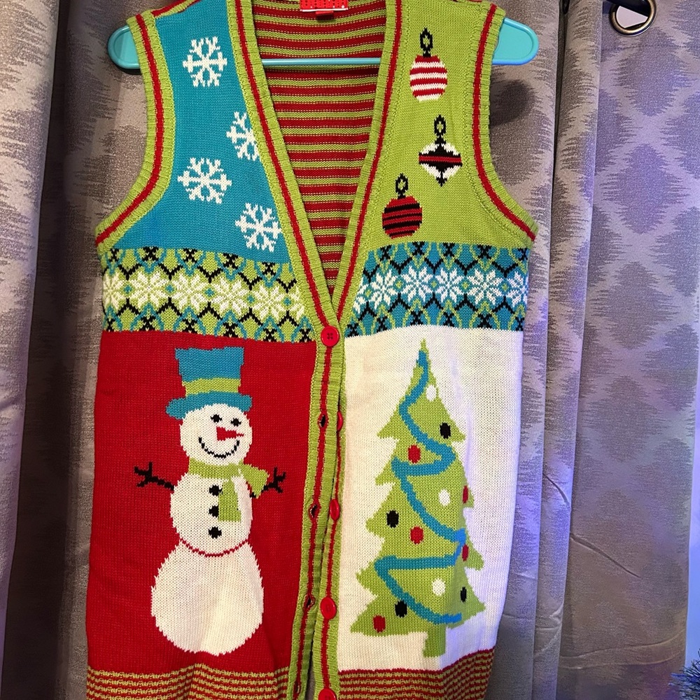 Women’s sz Medium Ugly Christmas sweater vest- wore once